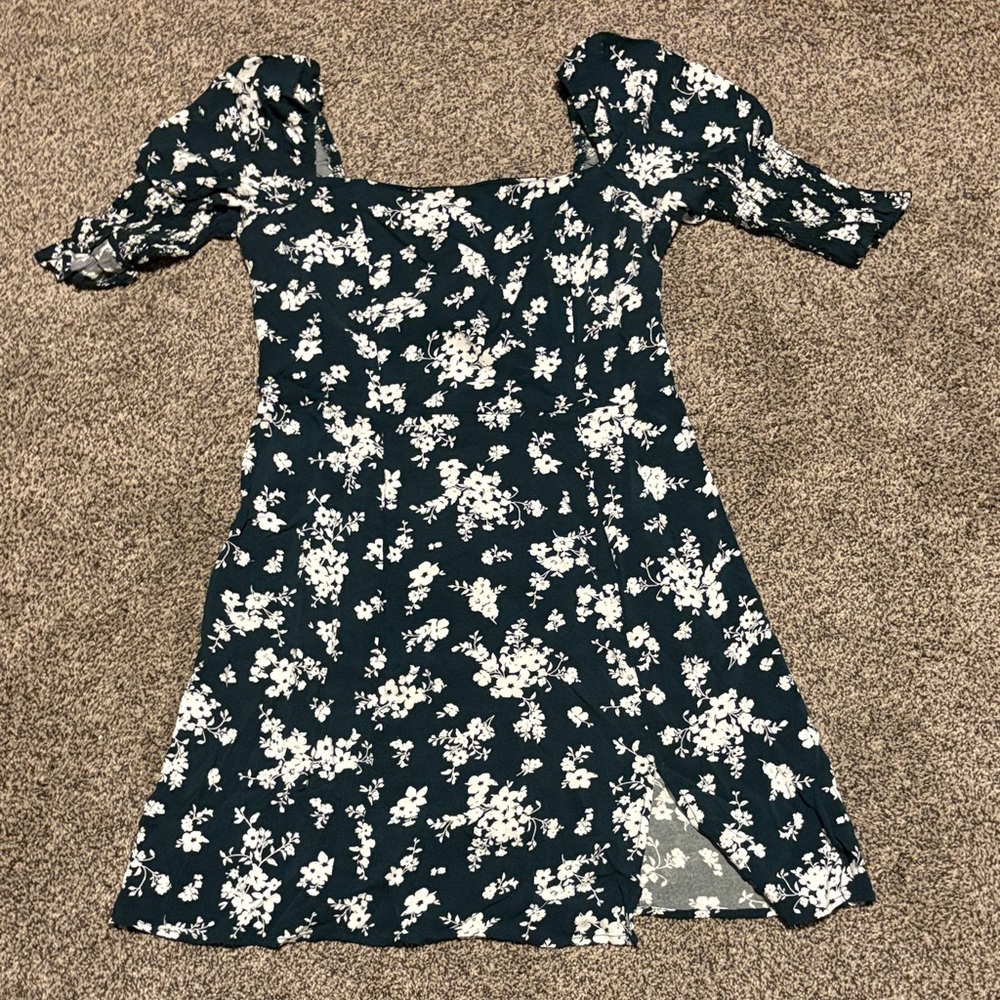 Mi Ami Green and White Floral Dress